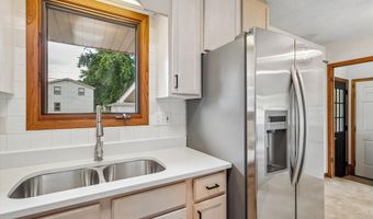 621 SE 4th St, Ankeny, IA 50021