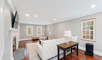 6 Knowlton Ct, Bristol, RI 02809