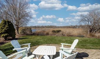 8 Key Ct, Newport, RI 02840