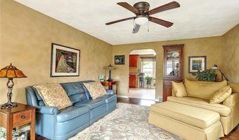 8 Halsey St, North Providence, RI 02911