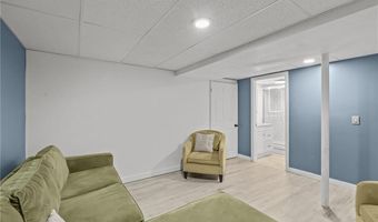 21 Lake Dr, North Kingstown, RI 02852