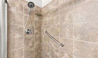 220 Yukon Pass, Auburn, IN 46706