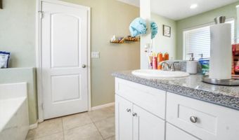 17993 Mondamon Rd, Apple Valley, CA 92307