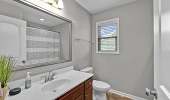 243 Castleton Cir, Boiling Springs, SC 29316
