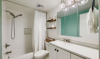 9900 GEORGIA Ave 27-716, Silver Spring, MD 20902