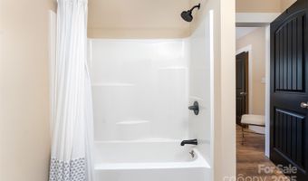 15 Eaglebear Dr, Asheville, NC 28806