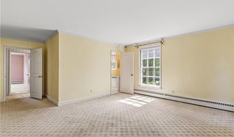 28 S Hill Dr, Cranston, RI 02920