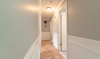 14 Wenscott Ln, North Providence, RI 02904