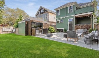 12 Bliss Rd, Newport, RI 02840