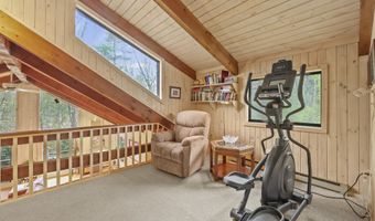 422 Bonny Rigg Hill Rd, Becket, MA 01223