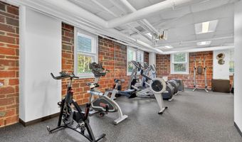 4000 CATHEDRAL Ave NW 842B, Washington, DC 20016