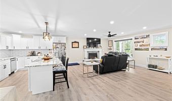 8 Big River Rd, Coventry, RI 02816