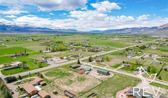 8 Mountain Dr, Cody, WY 82414