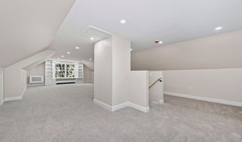 90 Battle St, Bristol, CT 06010