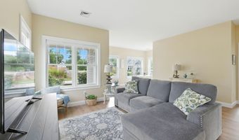 12 Sunrise Ln, Arundel, ME 04046