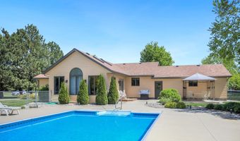 12977 Richmond Heights Dr, Aberdeen, SD 57401