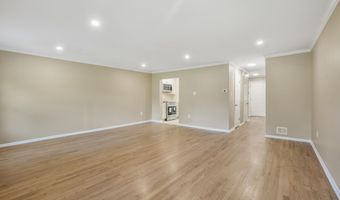 7602 WESTLAKE Ter 19, Bethesda, MD 20817