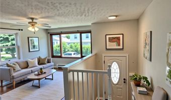 57 Friendship St, Newport, RI 02840