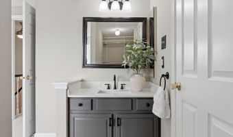 6033 HYDRANGEA Dr, Alexandria, VA 22310