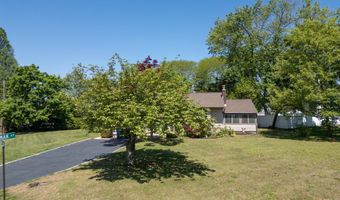 540 Sherman Ave, Belford, NJ 07718