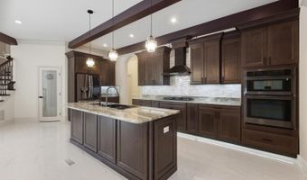 7301 CALVERT St, Annandale, VA 22003