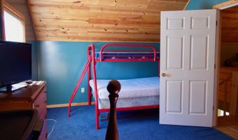 560 S Emerald Isle, Alderson, WV 24910