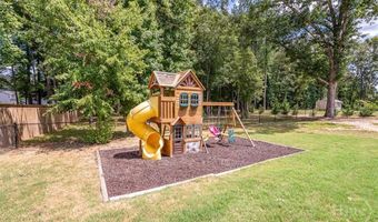 297 Woodbury Ln, Hull, GA 30646
