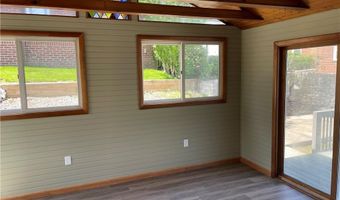 29 TACOMA St, Cranston, RI 02920