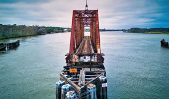 162 Pogy Rd, Apalachicola, FL 32320