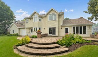 W2880 OAKRIDGE Drive, Appleton, WI 54915