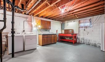 8928 CHELTONHAM Pl, Annandale, VA 22003