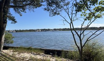 185 Harbor Inn Rd, Bayville, NJ 08721