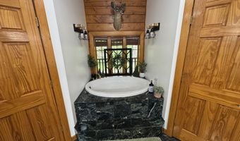 13500 N Summerhill Dr, Albany, IN 47320