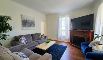 423 Hammond St, Bangor, ME 04401