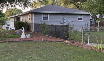 1504 S Tyler Ave, Aurora, MO 65605