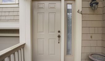 11 Boulevard Dr 10-44, Danbury, CT 06810