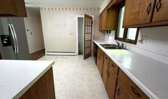 142 Pine Cir, Bennington, VT 05201
