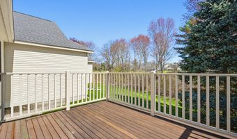 9 Pebble Beach Dr, Bedford, NH 03110