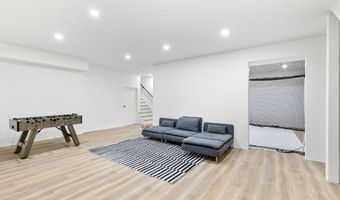 13 Sunswyck Rd, Darien, CT 06820