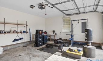 2040 Whitesville Rd, Albertville, AL 35950