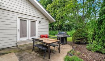 463 Londondary Dr, Ballwin, MO 63011