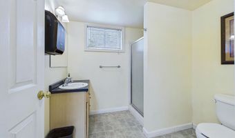 40 Meadow Dr, Bar Harbor, ME 04609