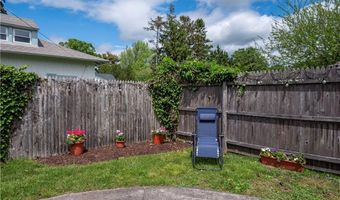203 Fenner Ave 5, Middletown, RI 02842