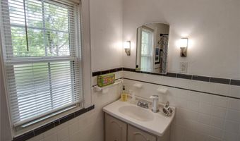 2430 Maxey St, Alton, IL 62002