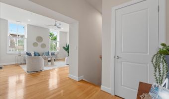 66 FRANKLIN St #418, Annapolis, MD 21401