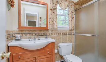 3 Red Barn Ln, Brookfield, CT 06804