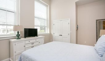 32 Carey St 1D, Newport, RI 02840