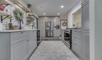 110 N Tresslar Ave, Bargersville, IN 46106