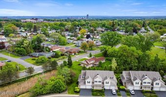 37 Governor Cir, Albany, NY 12208