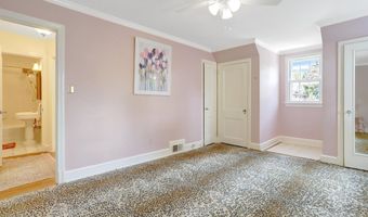 1114 N HARRISON St, Arlington, VA 22205